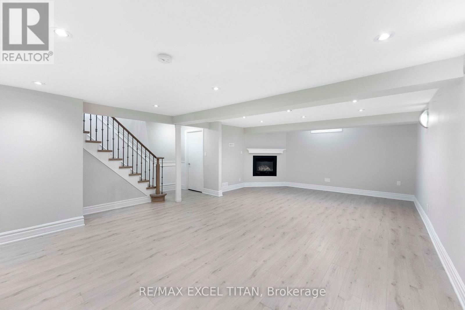 258 Glenway Circle, Newmarket, Ontario  L3Y 7S7 - Photo 34 - N13657838