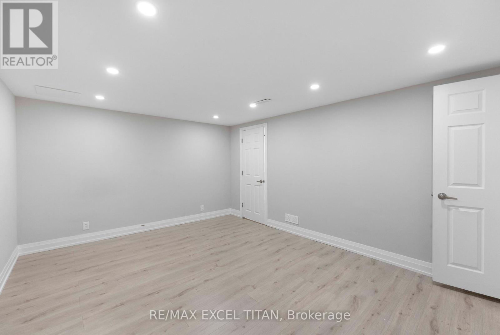 258 Glenway Circle, Newmarket, Ontario  L3Y 7S7 - Photo 39 - N13657838