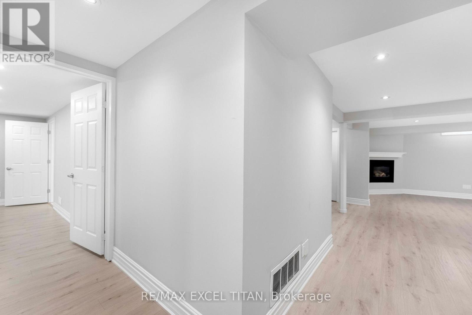 258 Glenway Circle, Newmarket, Ontario  L3Y 7S7 - Photo 42 - N13657838