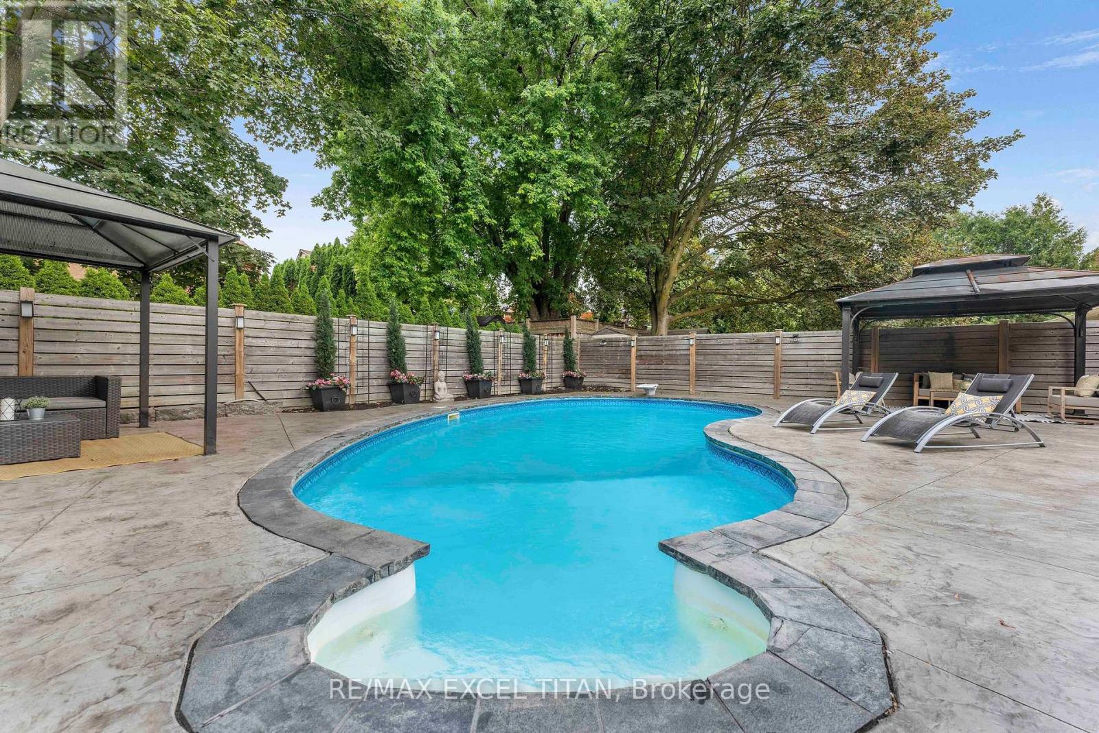 258 Glenway Circle, Newmarket, Ontario  L3Y 7S7 - Photo 43 - N13657838
