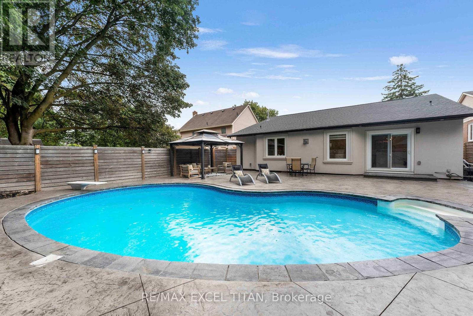 258 Glenway Circle, Newmarket, Ontario  L3Y 7S7 - Photo 46 - N13657838