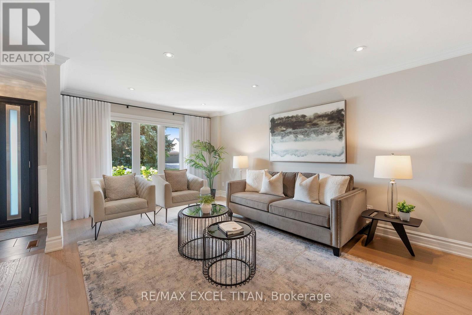 258 Glenway Circle, Newmarket, Ontario  L3Y 7S7 - Photo 6 - N13657838