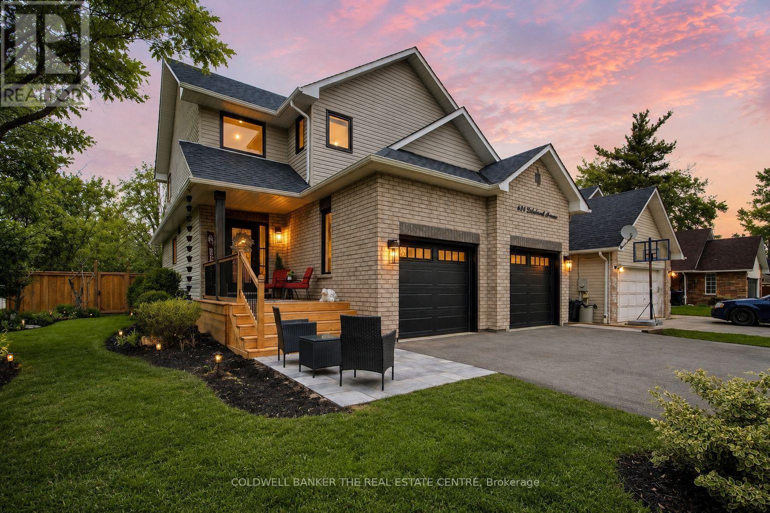 684 LAKELANDS AVENUE, Innisfil, Ontario