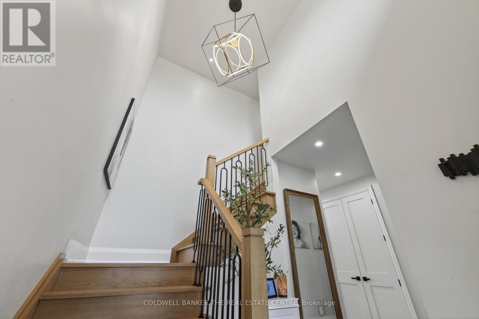 684 Lakelands Avenue, Innisfil, Ontario  L9S 4E6 - Photo 5 - N13657916