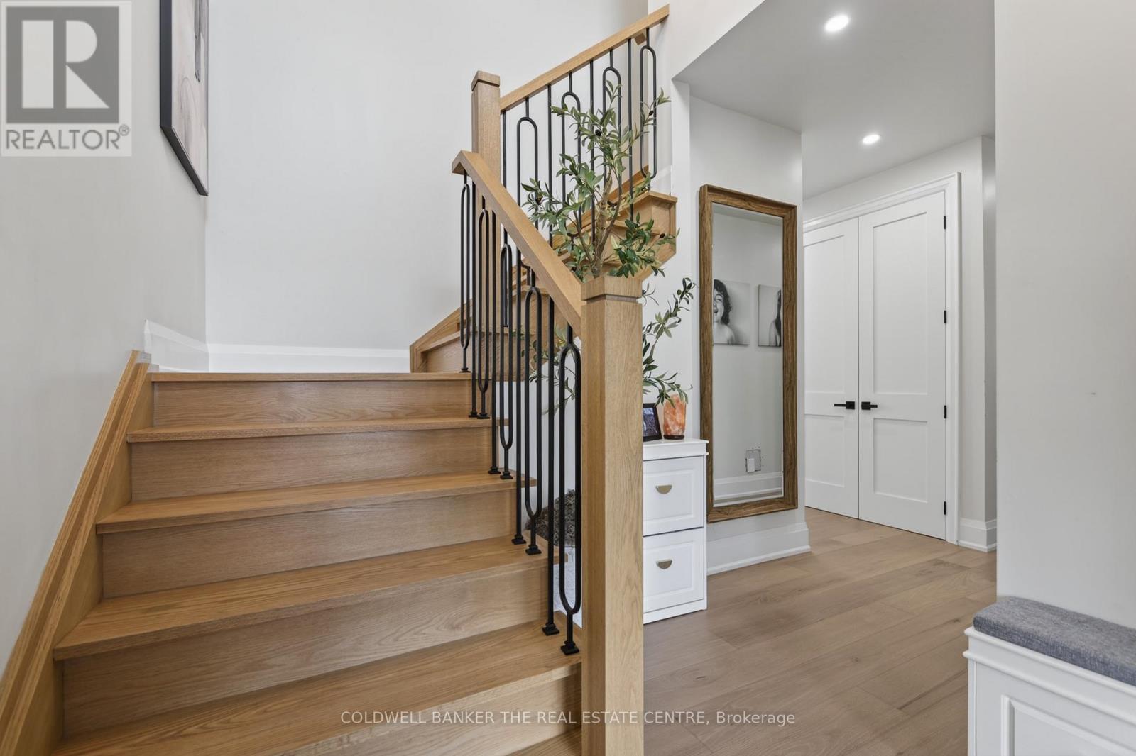 684 Lakelands Avenue, Innisfil, Ontario  L9S 4E6 - Photo 6 - N13657916