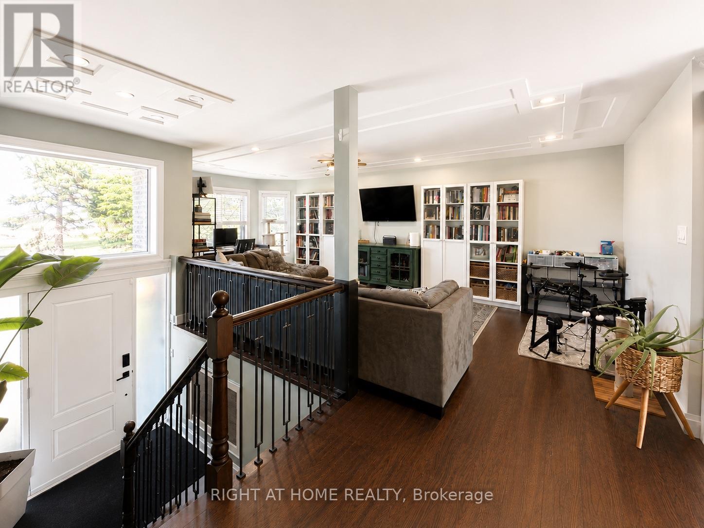 2610 Leonard Street, Innisfil, Ontario  L9S 3T9 - Photo 2 - N13657936