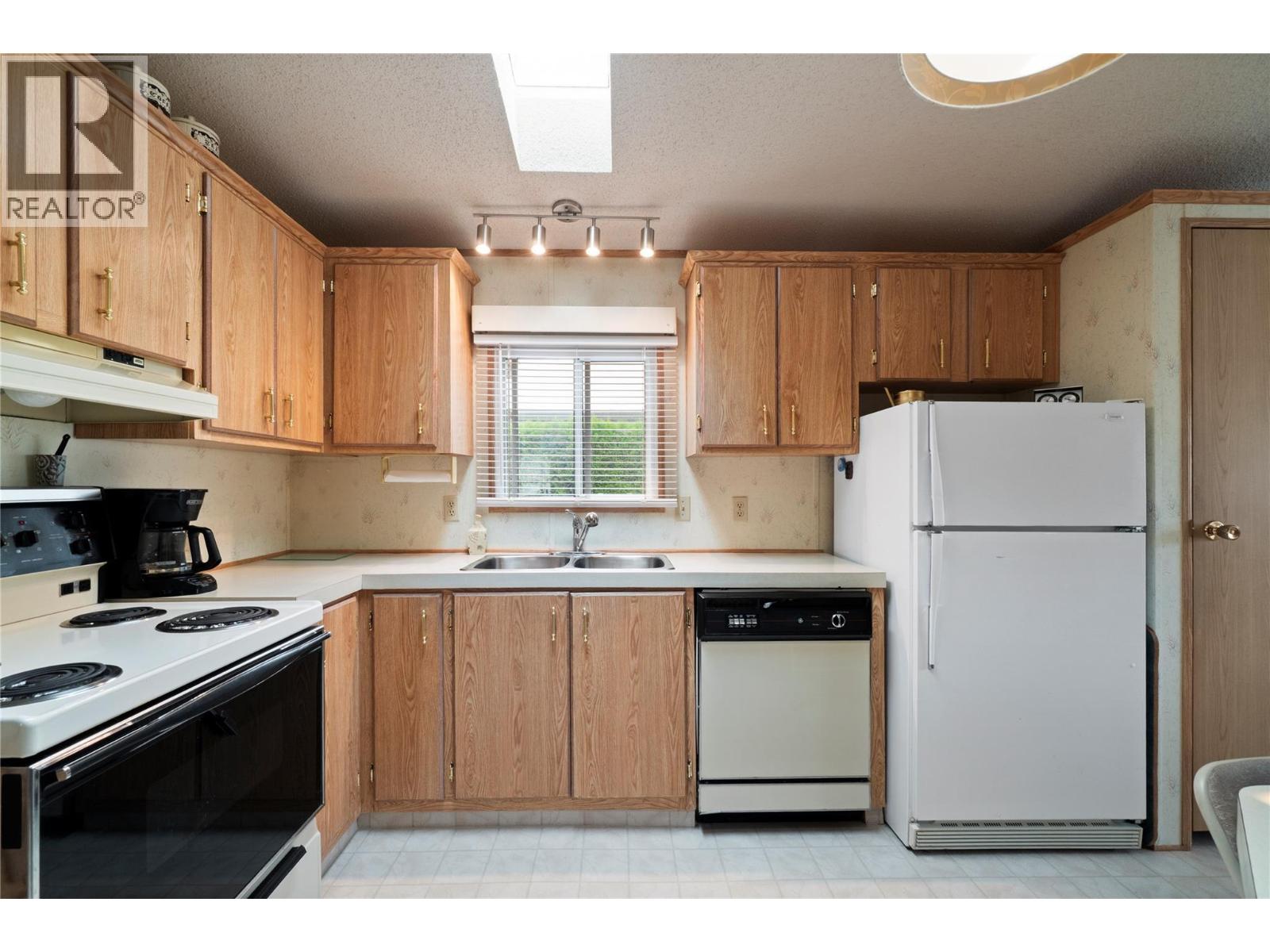 1361 30 Street SE Unit# 26, Salmon Arm, British Columbia  V1E 2N4 - Photo 9 - 10396911