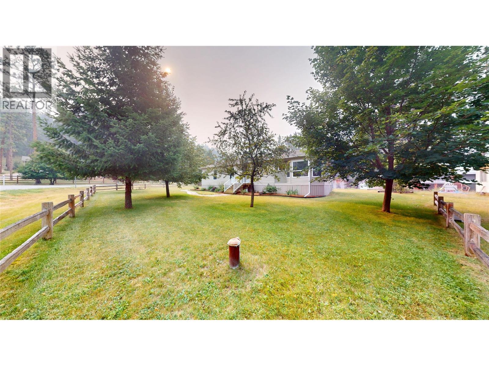 6311 Ash Road, Wasa, British Columbia  V0B 2K0 - Photo 31 - 10396955