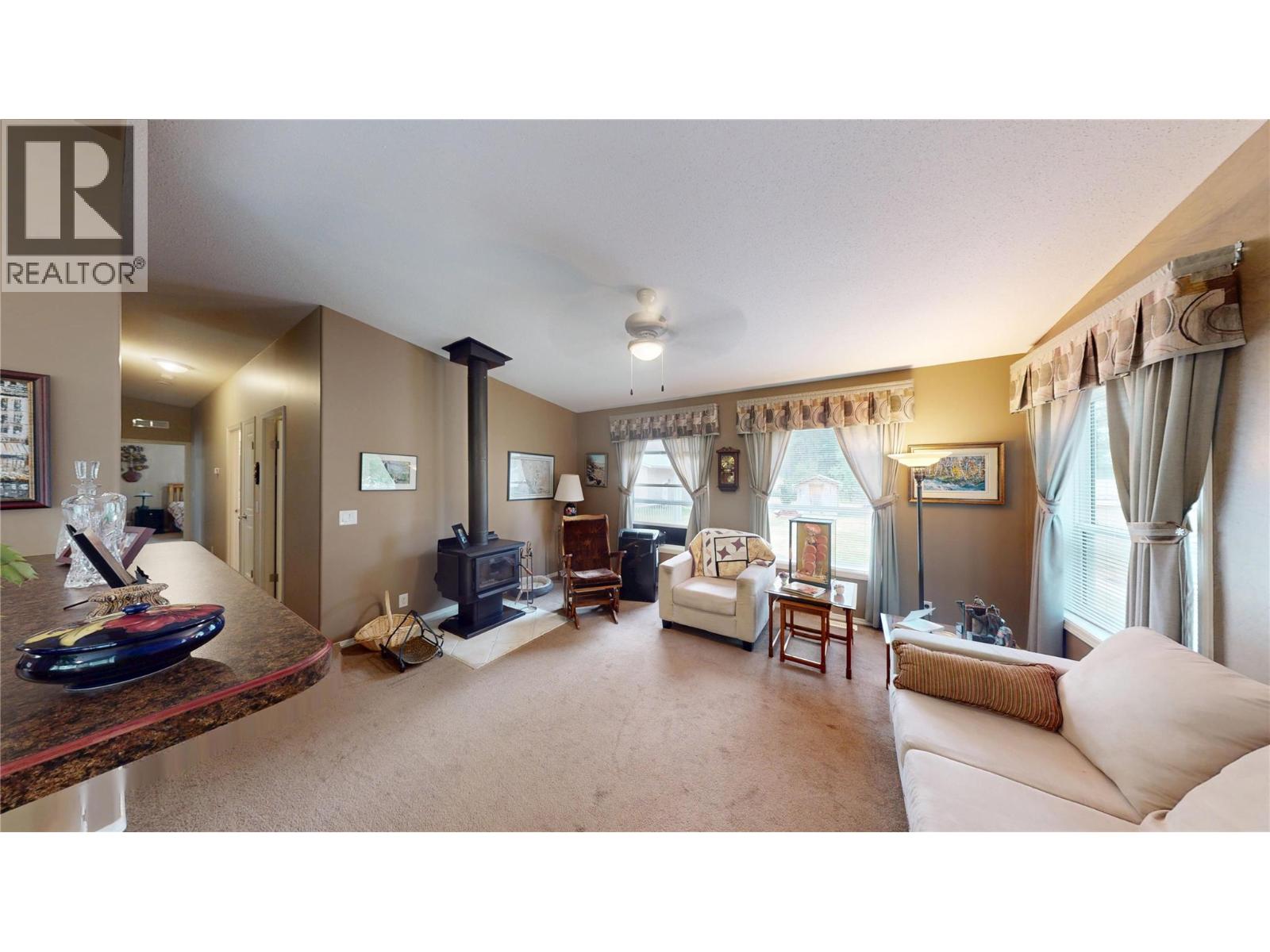 6311 Ash Road, Wasa, British Columbia  V0B 2K0 - Photo 12 - 10396955