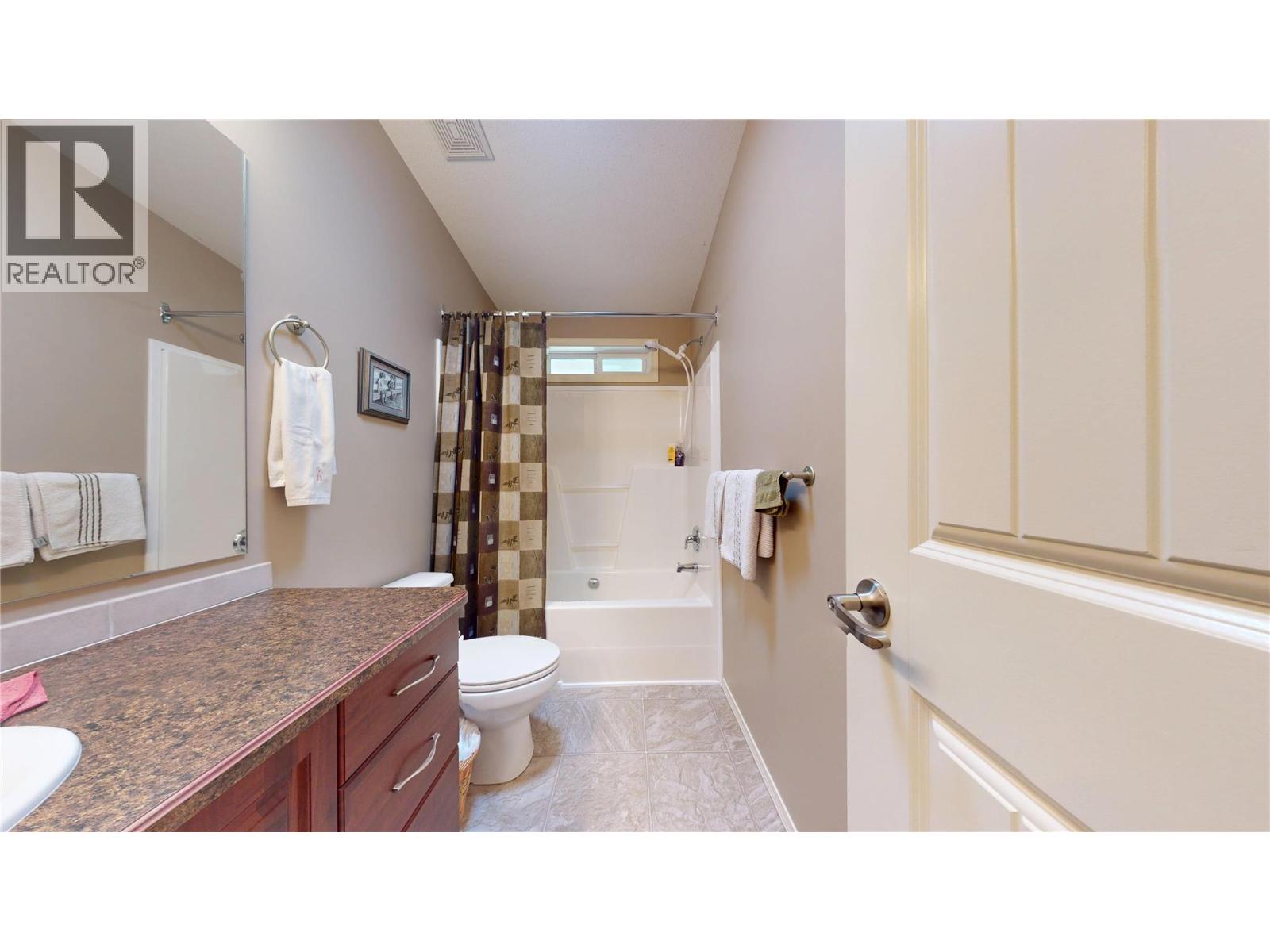 6311 Ash Road, Wasa, British Columbia  V0B 2K0 - Photo 17 - 10396955