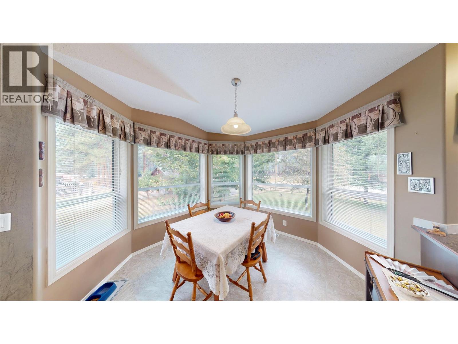 6311 Ash Road, Wasa, British Columbia  V0B 2K0 - Photo 11 - 10396955