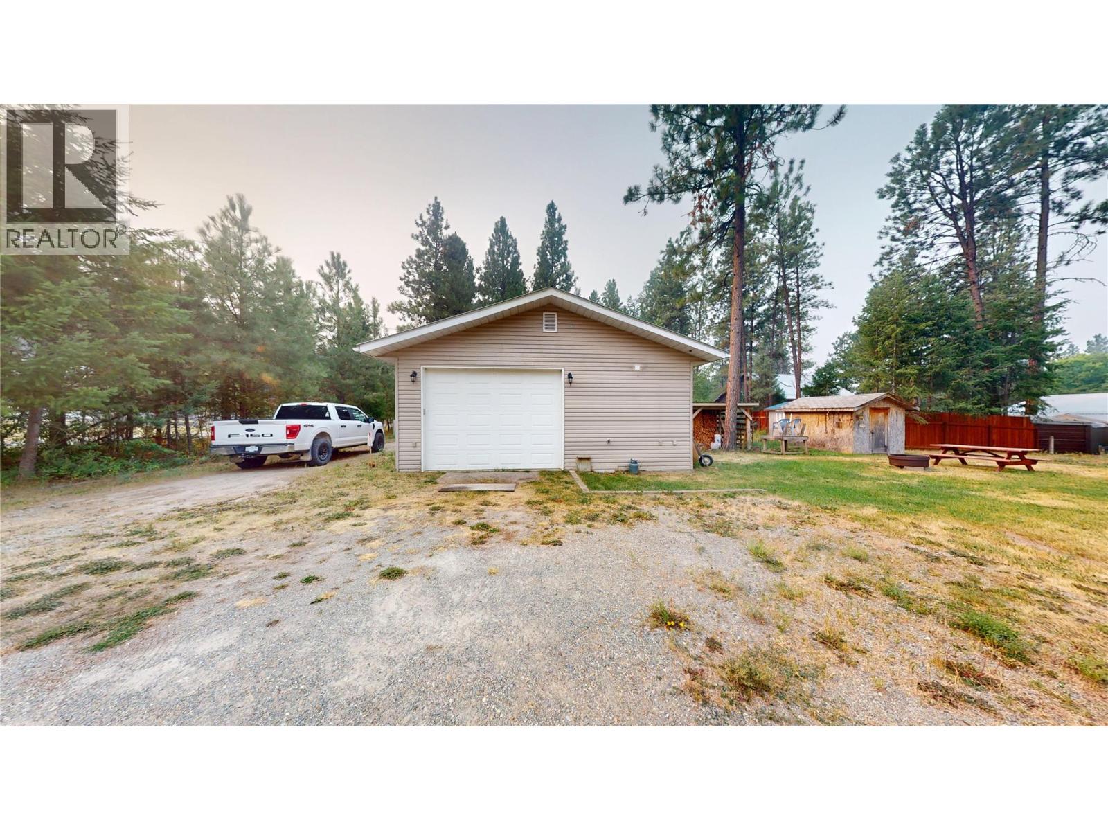 6311 Ash Road, Wasa, British Columbia  V0B 2K0 - Photo 34 - 10396955