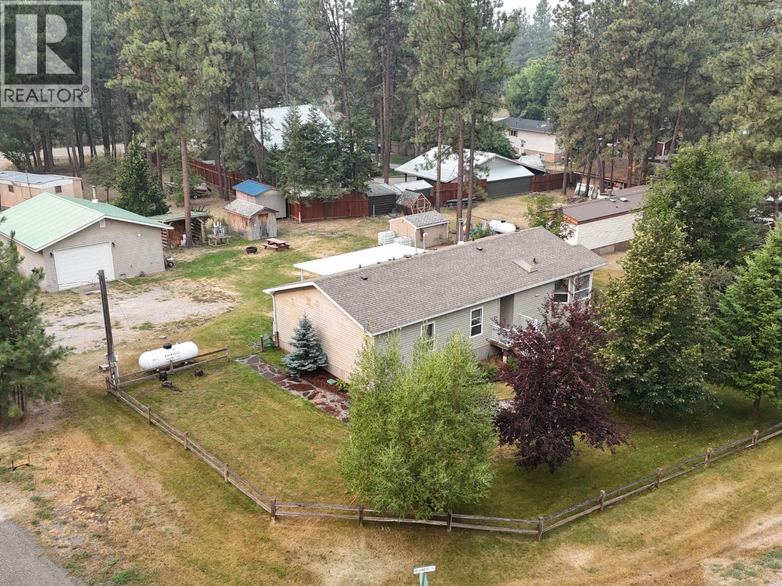 6311 Ash Road, Wasa, British Columbia  V0B 2K0 - Photo 4 - 10396955