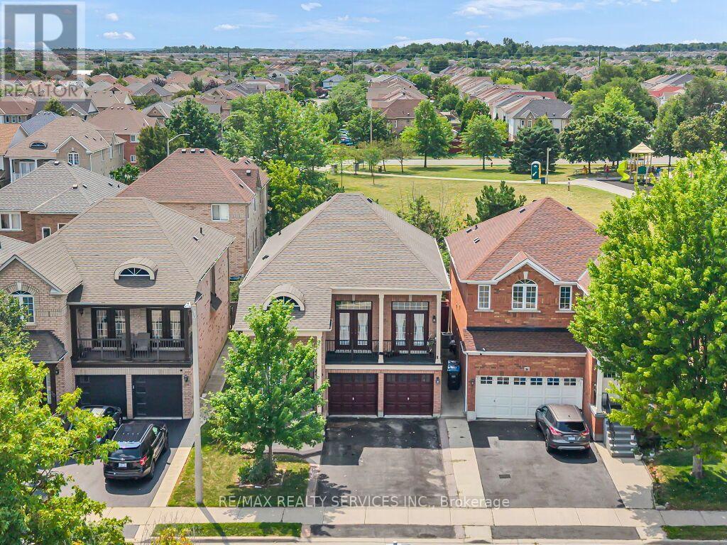 32 BRENTCLIFF DRIVE, Brampton, Ontario