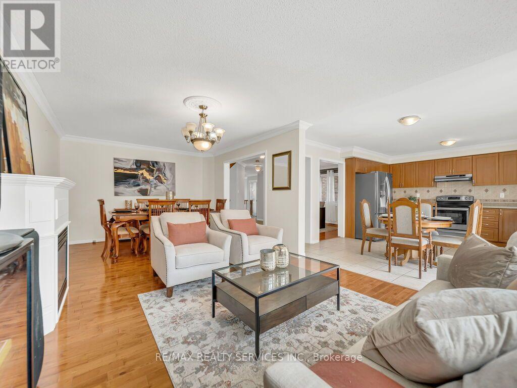 32 Brentcliff Drive, Brampton, Ontario  L7A 2N1 - Photo 12 - W13657908