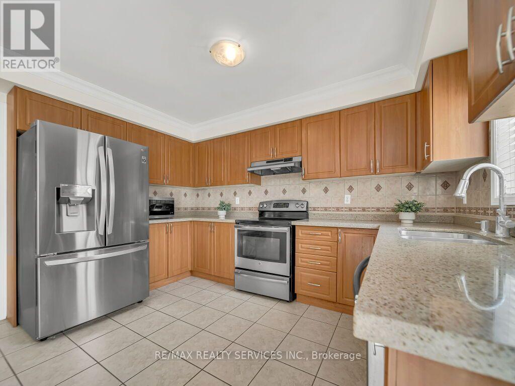 32 Brentcliff Drive, Brampton, Ontario  L7A 2N1 - Photo 18 - W13657908