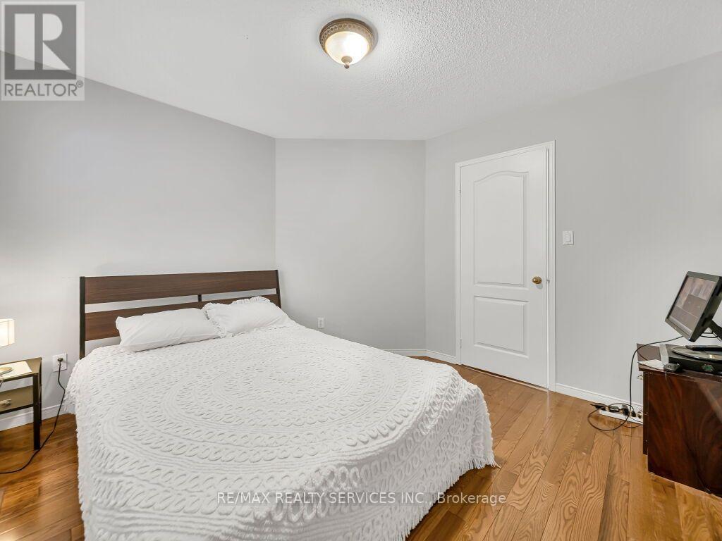 32 Brentcliff Drive, Brampton, Ontario  L7A 2N1 - Photo 33 - W13657908