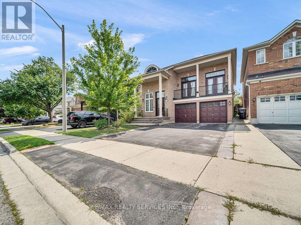 32 Brentcliff Drive, Brampton, Ontario  L7A 2N1 - Photo 4 - W13657908