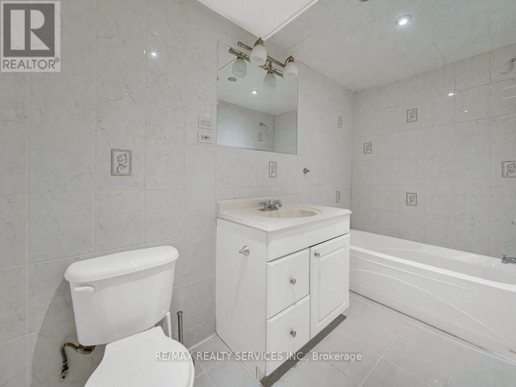 32 Brentcliff Drive, Brampton, Ontario  L7A 2N1 - Photo 46 - W13657908