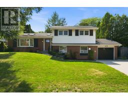 17 LYNNDALE DRIVE, Hamilton, Ontario