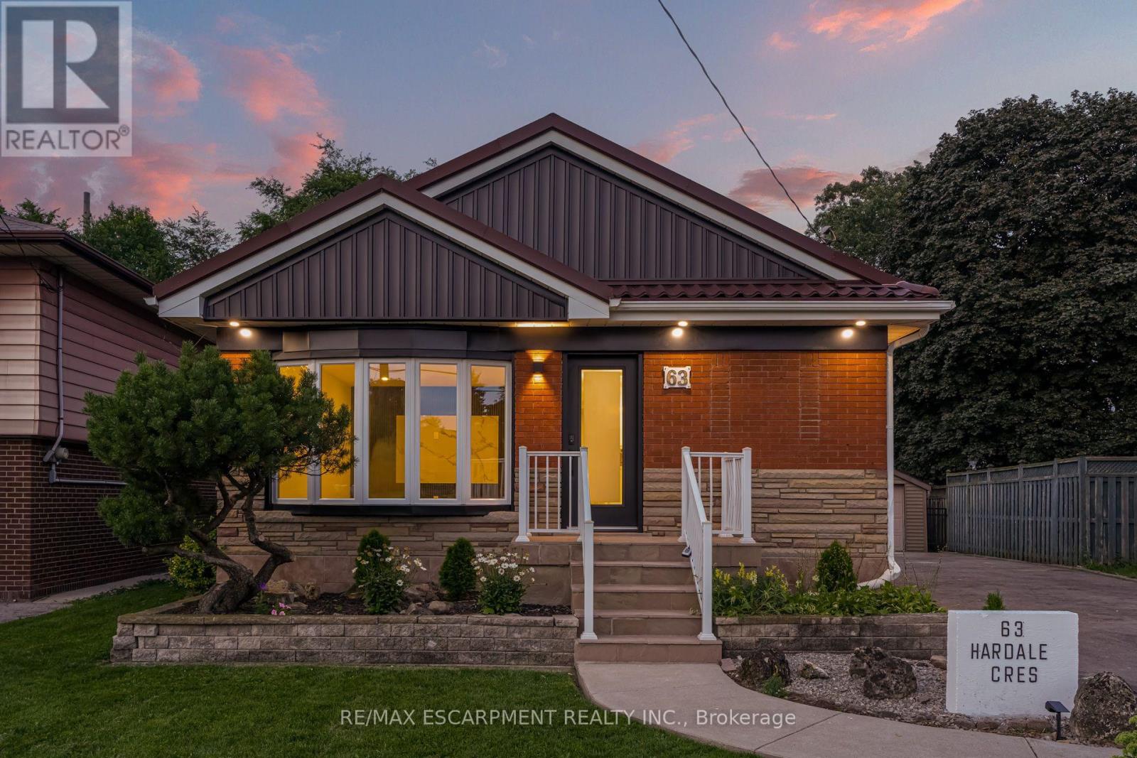 63 HARDALE CRESCENT, Hamilton, Ontario
