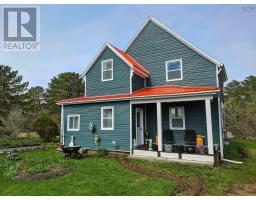 <div class="price">$259,900</div> 2591 Barronsfield Road<br>River Hebert, Nova Scotia<br><div class='bed_bath'>3 Bed | 3 Bath</div>