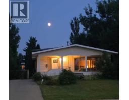 953 Columbia Boulevard W, Lethbridge, Alberta