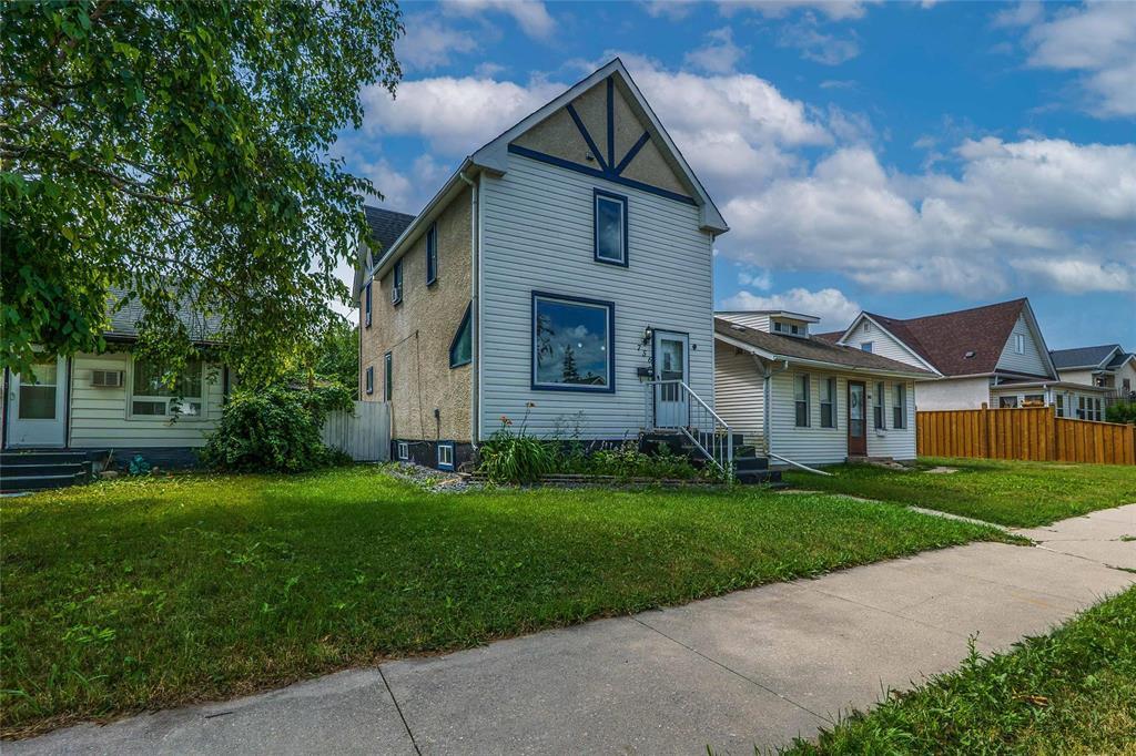756 Mccalman Avenue, Winnipeg, Manitoba R2L 1G7 - Photo 2 - 202619979