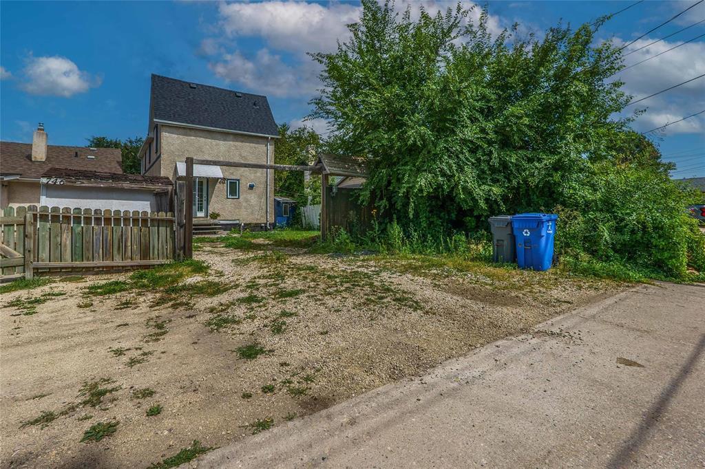 756 Mccalman Avenue, Winnipeg, Manitoba R2L 1G7 - Photo 35 - 202619979