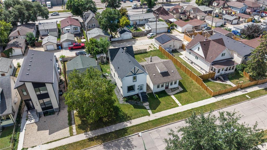 756 Mccalman Avenue, Winnipeg, Manitoba R2L 1G7 - Photo 36 - 202619979
