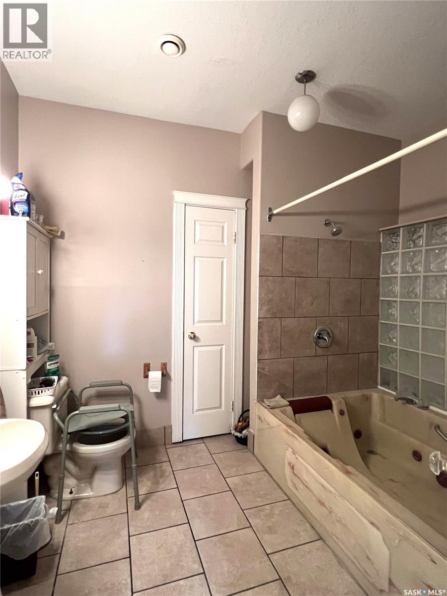 1 501 Centre Street, Meadow Lake, Saskatchewan S9X 1E5 - Photo 14 - SK045128