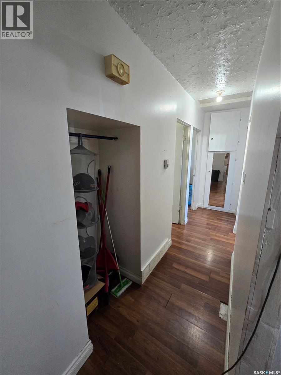 618 3rd Street Se, Weyburn, Saskatchewan  S4H 2E1 - Photo 12 - SK045123
