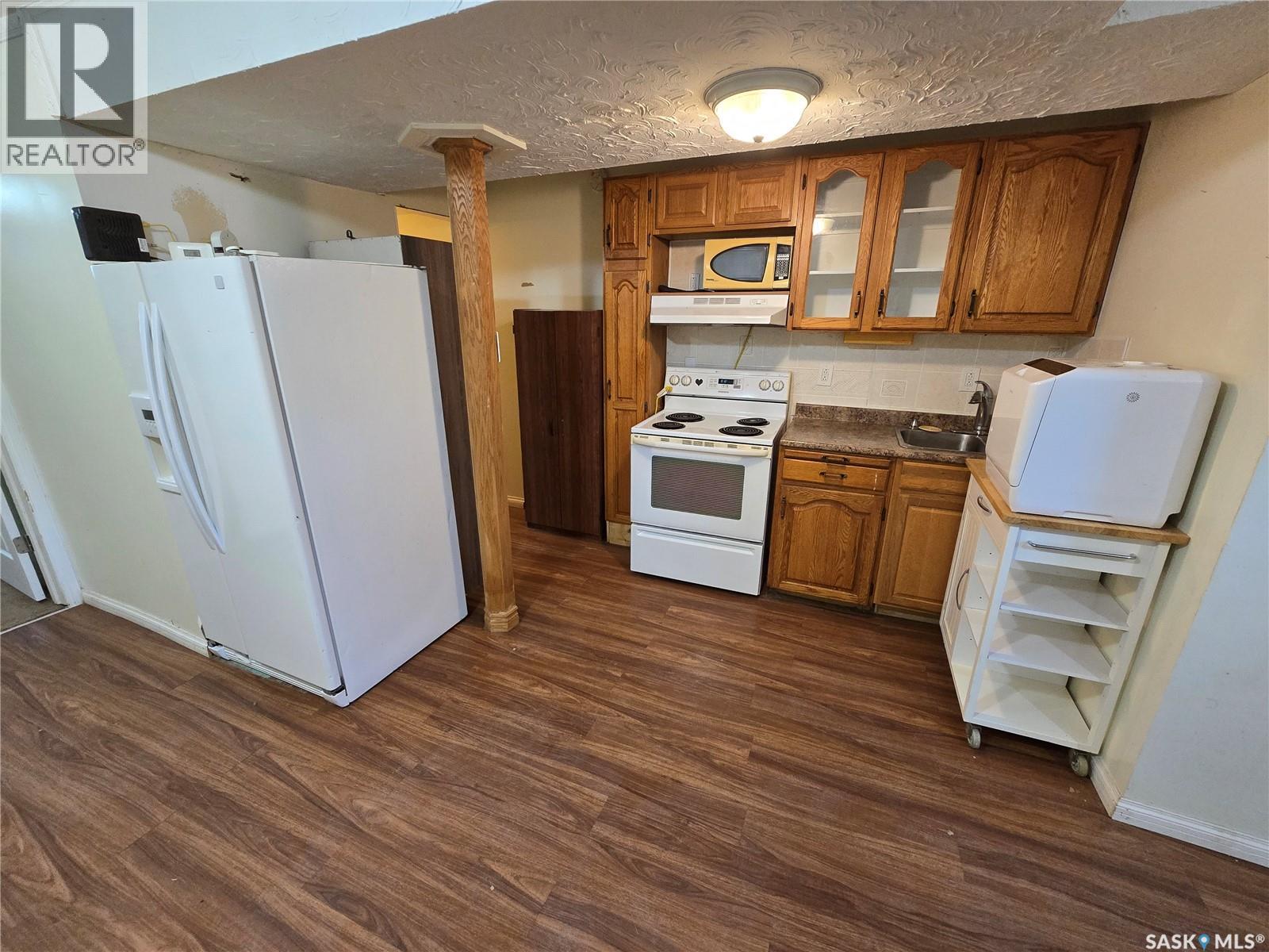 618 3rd Street Se, Weyburn, Saskatchewan  S4H 2E1 - Photo 28 - SK045123