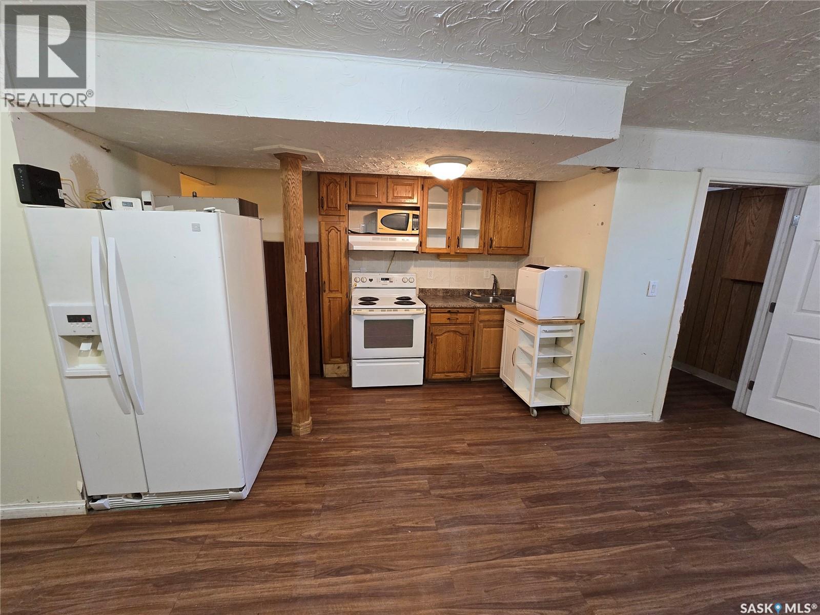 618 3rd Street Se, Weyburn, Saskatchewan  S4H 2E1 - Photo 30 - SK045123