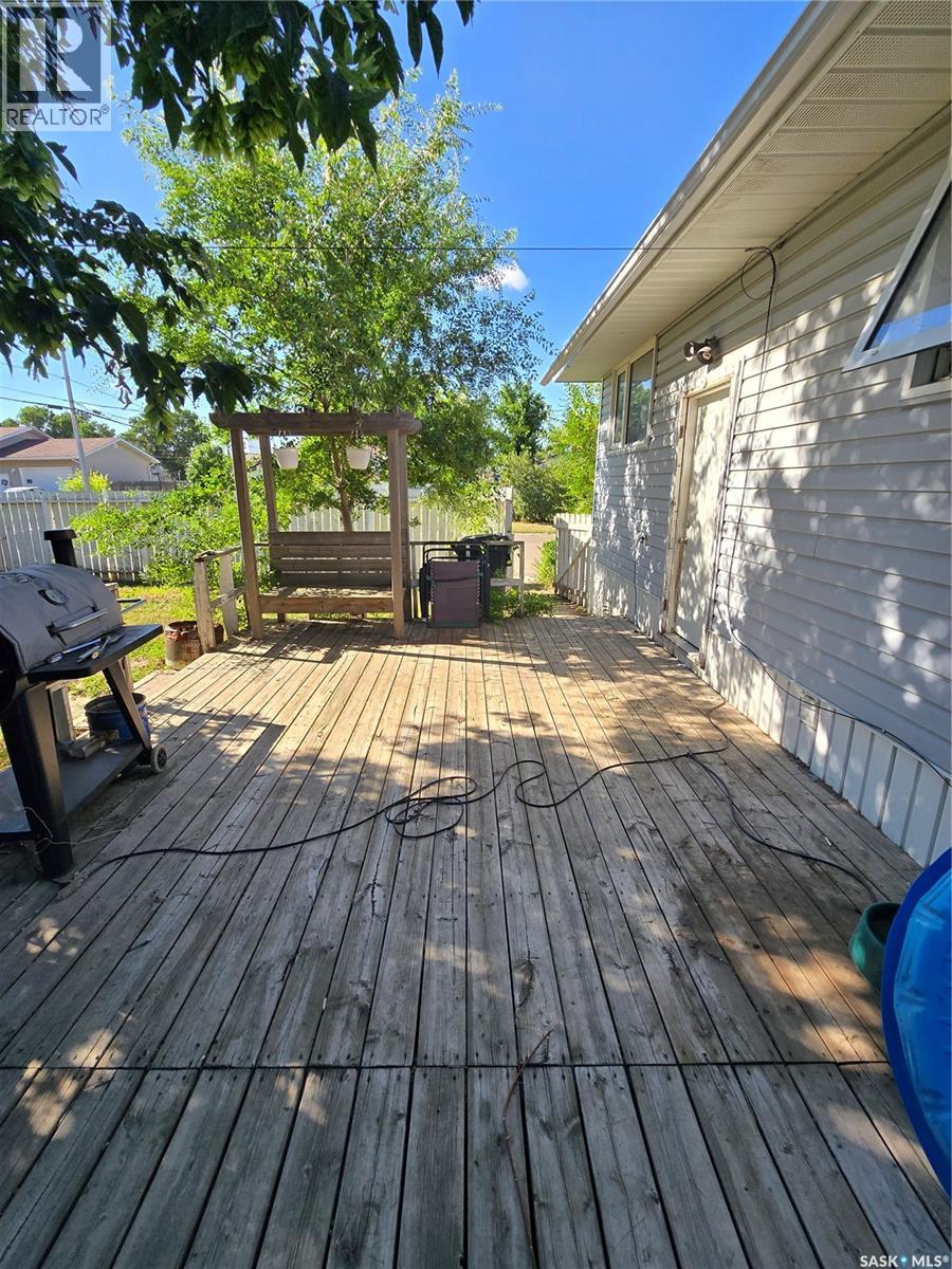 618 3rd Street Se, Weyburn, Saskatchewan  S4H 2E1 - Photo 41 - SK045123