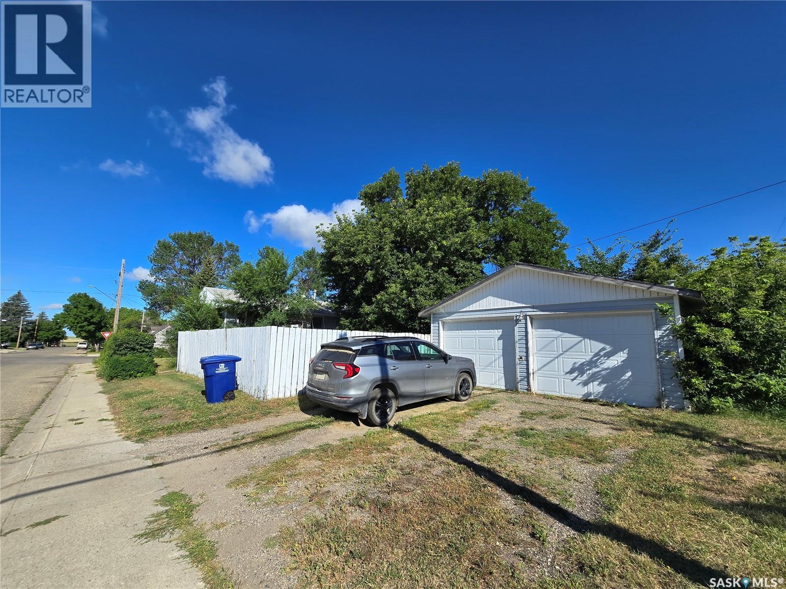 618 3rd Street Se, Weyburn, Saskatchewan  S4H 2E1 - Photo 45 - SK045123