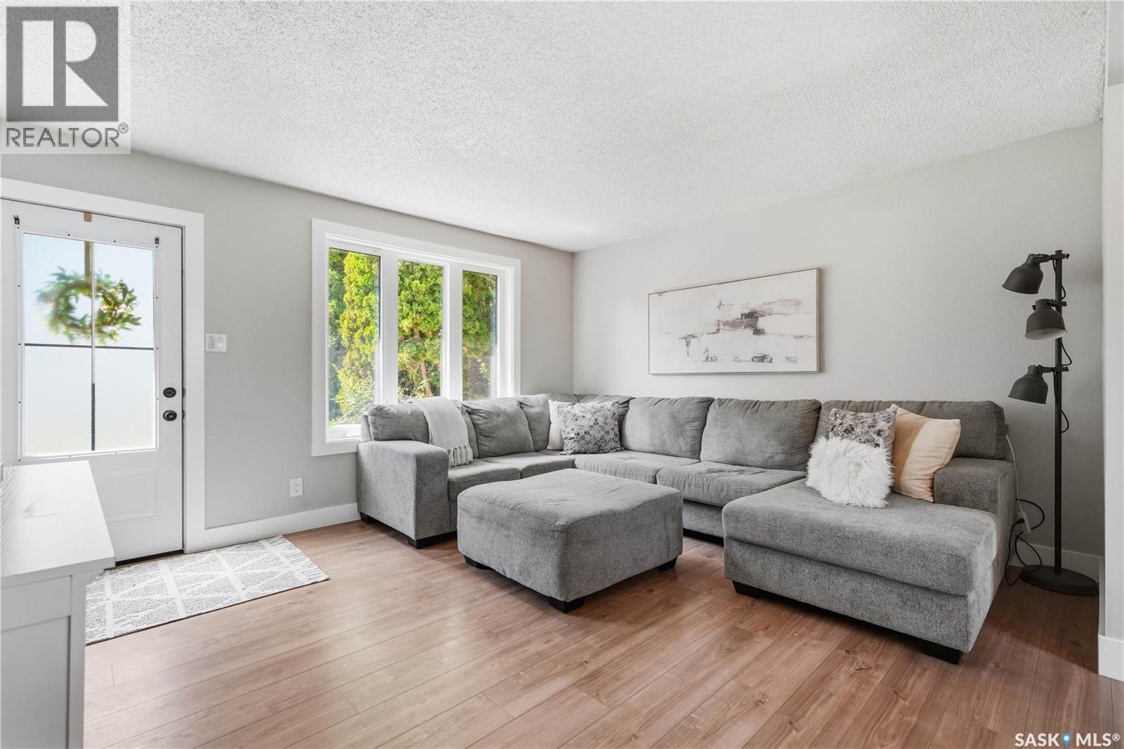 122 Montreal Avenue S, Saskatoon, Saskatchewan  S7M 3K8 - Photo 1 - SK045106