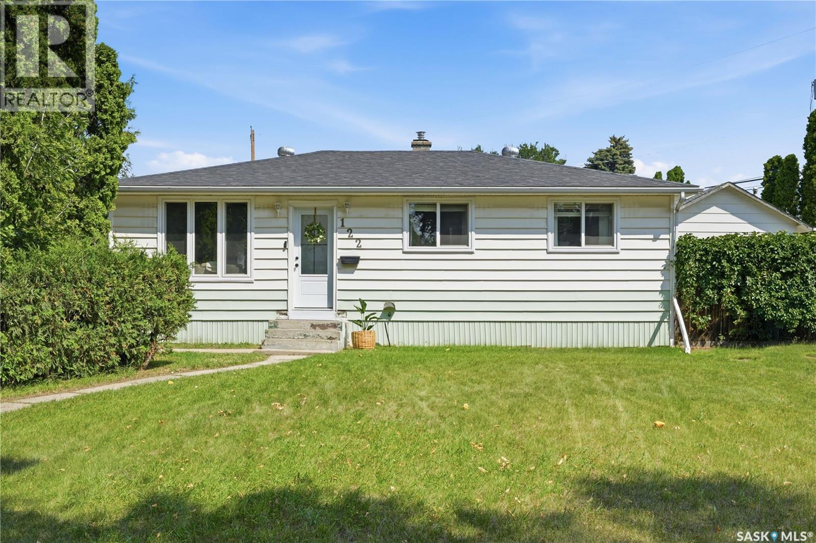 122 Montreal Avenue S, Saskatoon, Saskatchewan  S7M 3K8 - Photo 2 - SK045106