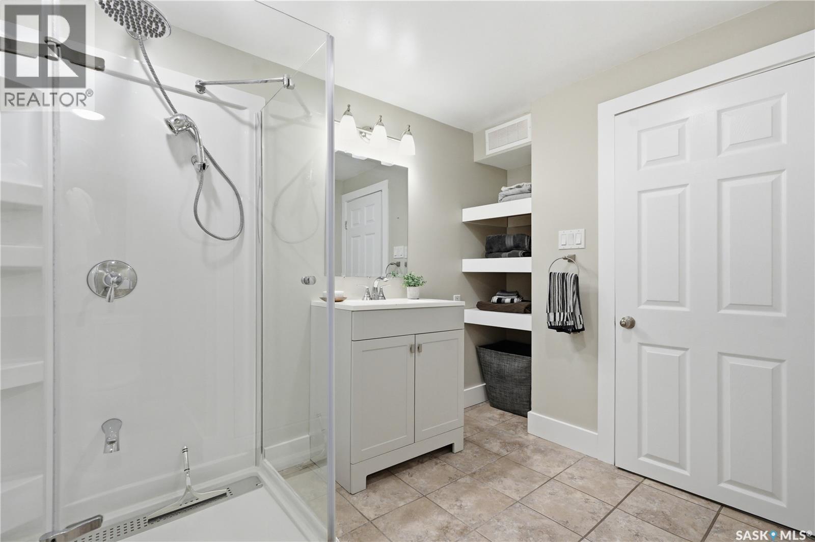 122 Montreal Avenue S, Saskatoon, Saskatchewan  S7M 3K8 - Photo 25 - SK045106