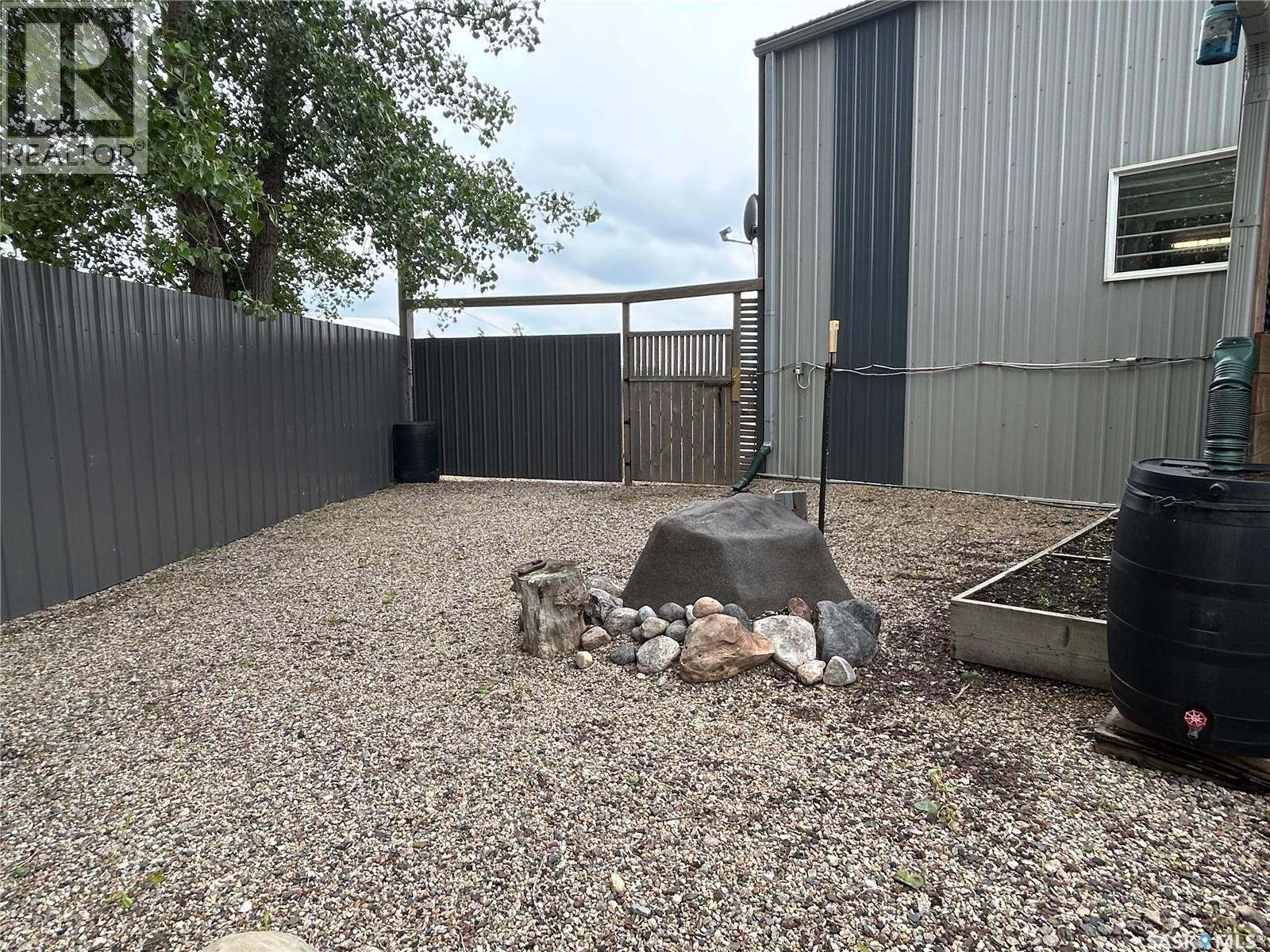 1 And #2 103 Industrial Drive, Bienfait, Saskatchewan  S0C 0M0 - Photo 7 - SK045073
