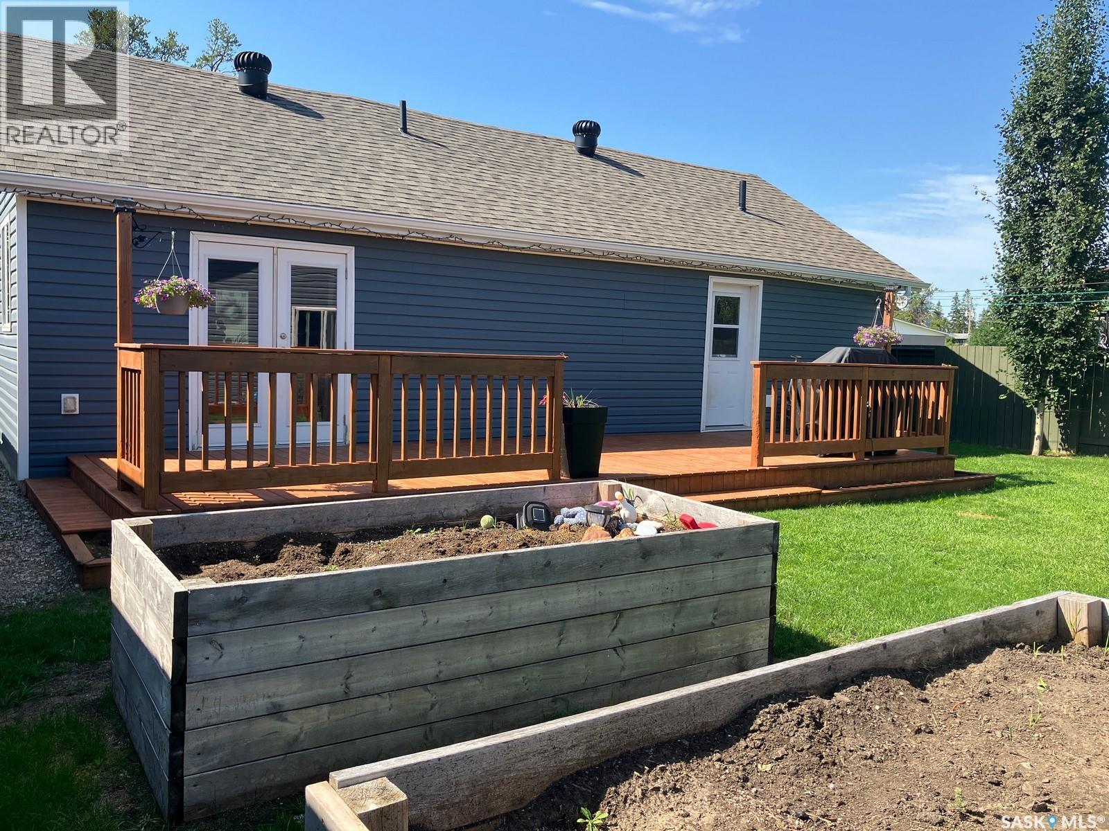 709 6th Avenue W, Nipawin, Saskatchewan  S0E 1E0 - Photo 27 - SK045045