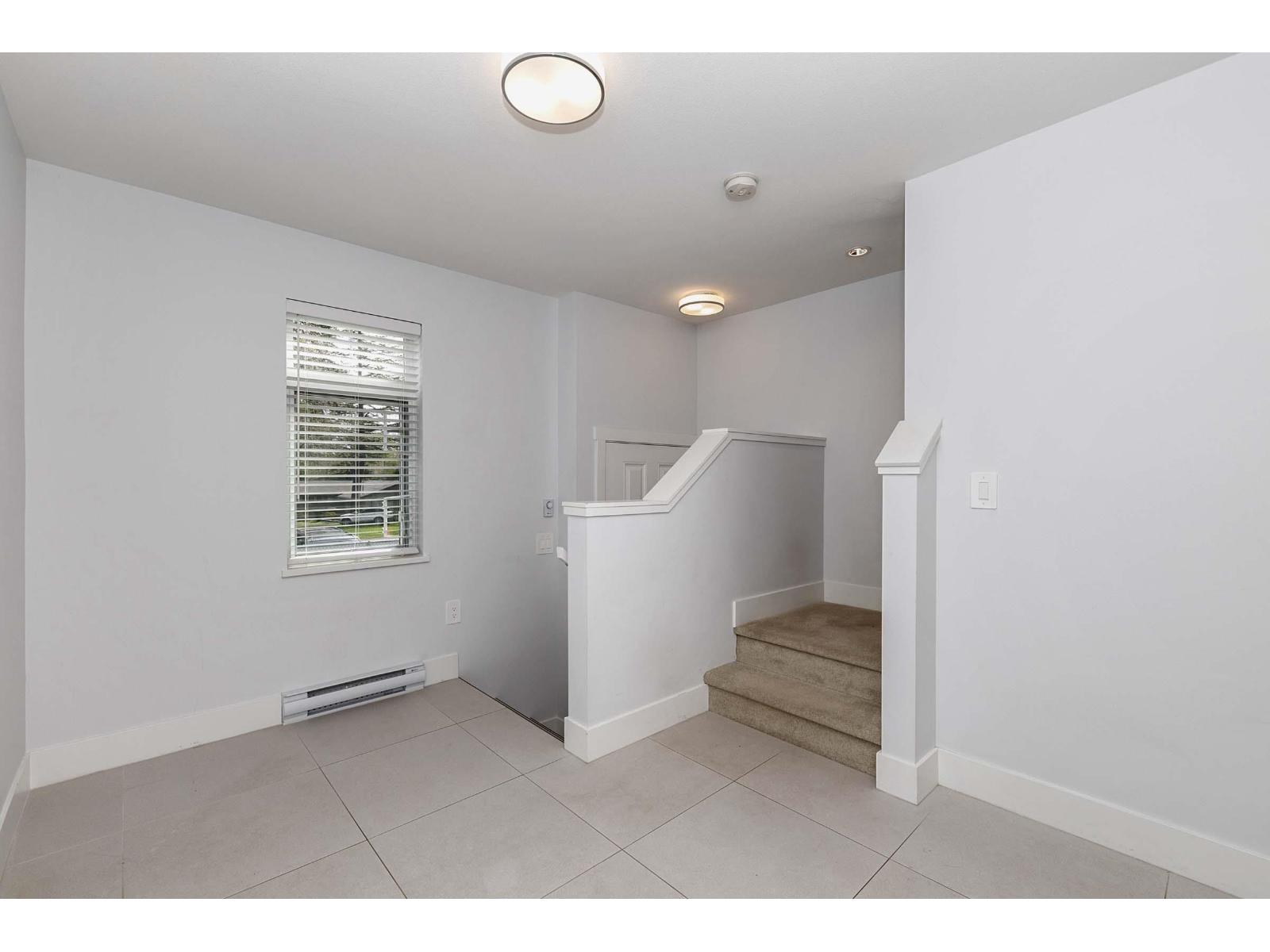 31 2070 Oak Meadows Drive, Surrey, British Columbia  V3Z 1J1 - Photo 2 - R3154049
