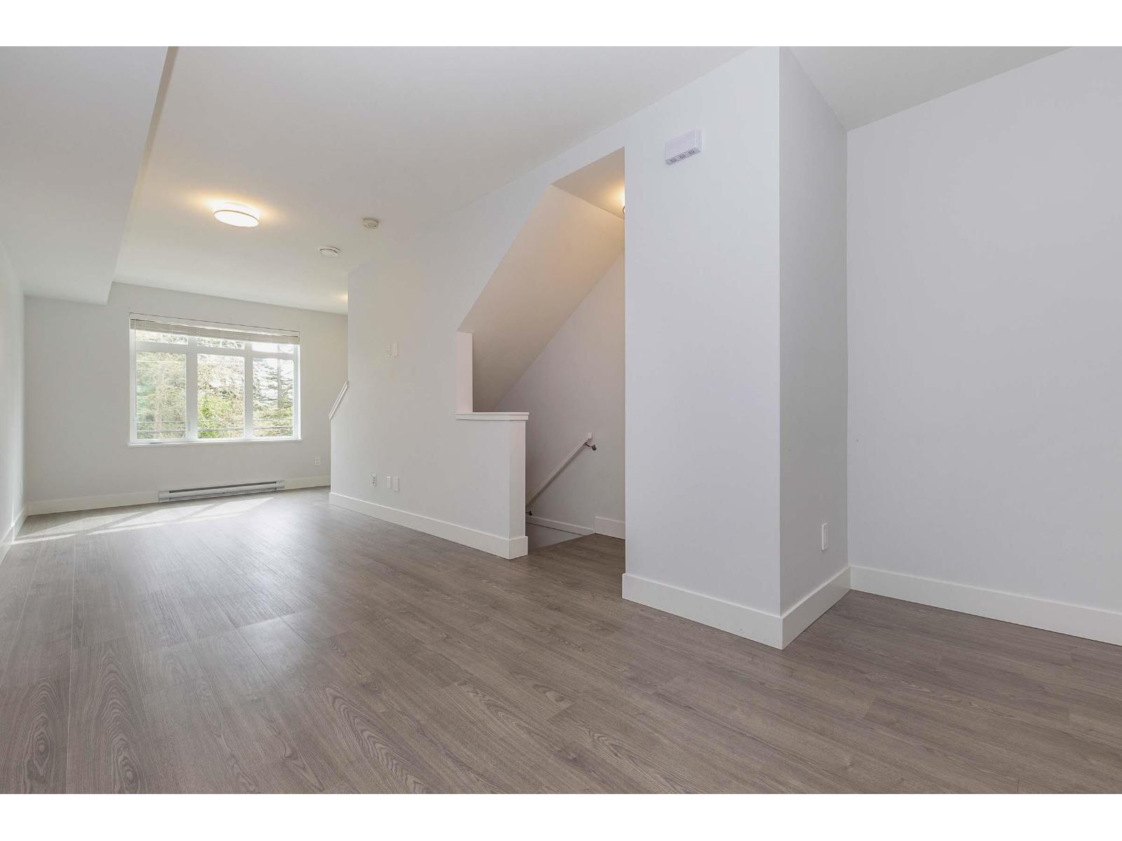 31 2070 Oak Meadows Drive, Surrey, British Columbia  V3Z 1J1 - Photo 3 - R3154049