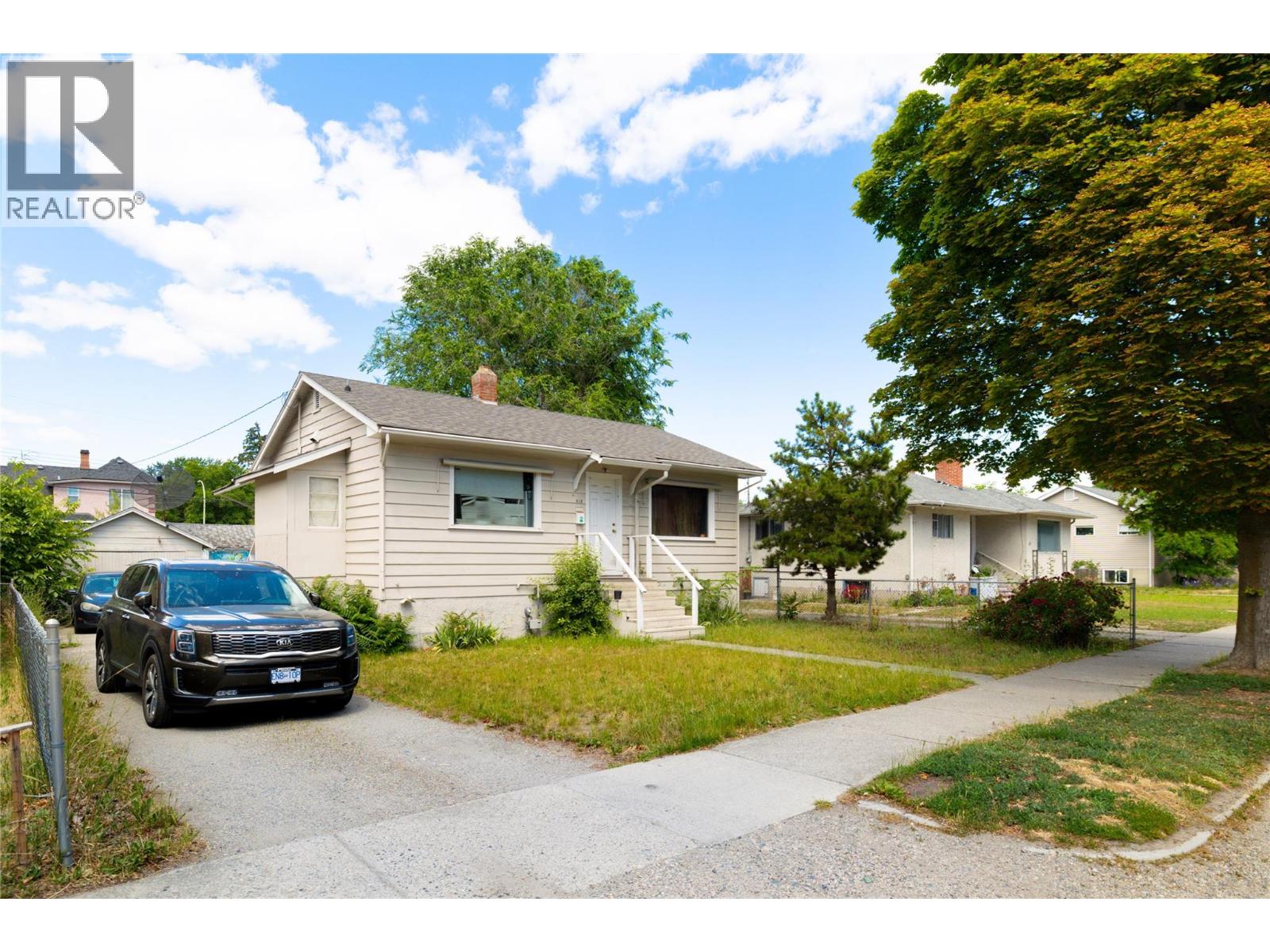 810 Leon Avenue, Kelowna, British Columbia  V1Y 6J8 - Photo 2 - 10391292