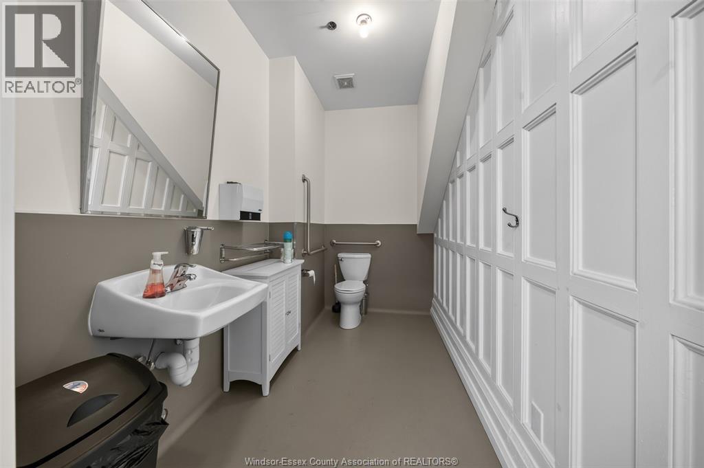 3201 Sandwich Street, Windsor, Ontario  N9C 1A9 - Photo 18 - 26019236