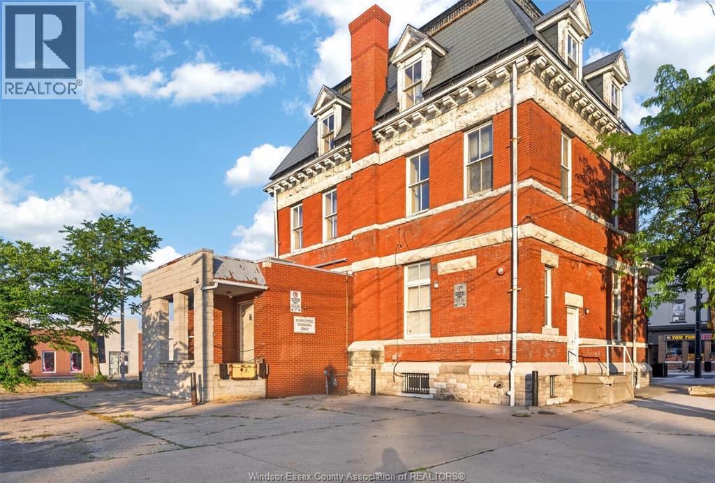 3201 Sandwich Street, Windsor, Ontario  N9C 1A9 - Photo 37 - 26019236