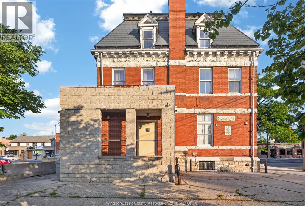 3201 Sandwich Street, Windsor, Ontario  N9C 1A9 - Photo 39 - 26019236