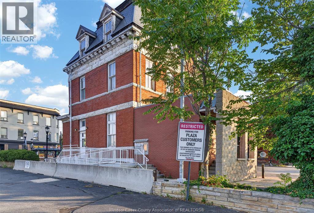 3201 Sandwich Street, Windsor, Ontario  N9C 1A9 - Photo 41 - 26019236