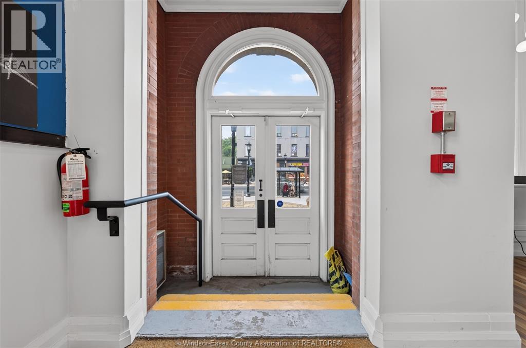 3201 Sandwich Street, Windsor, Ontario  N9C 1A9 - Photo 7 - 26019236