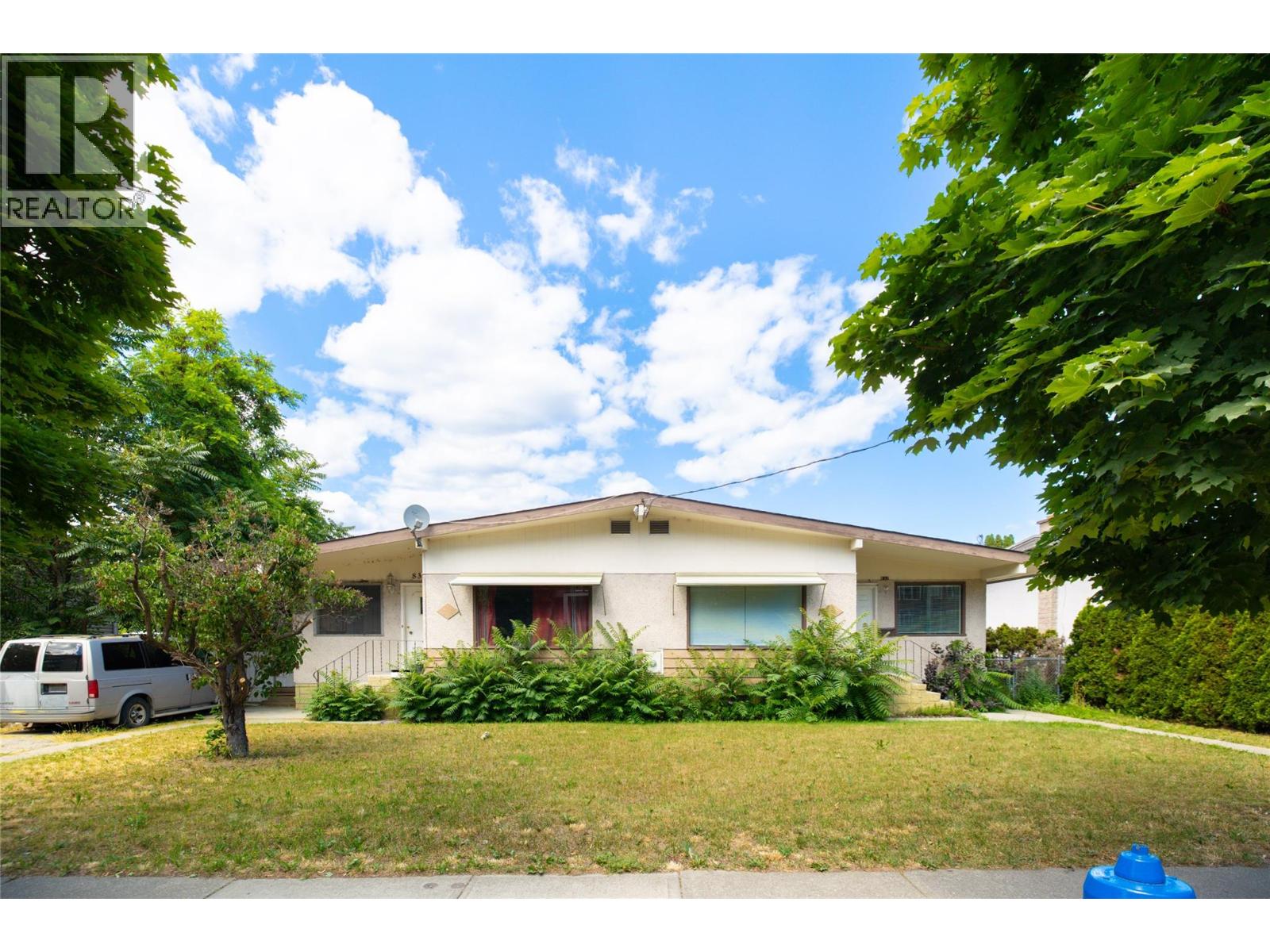 830-832 Leon Avenue, Kelowna, British Columbia